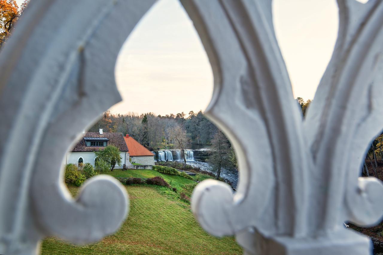 Schloss Fall, Hotel